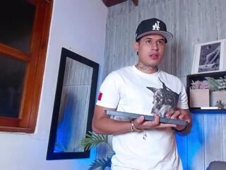 Dan Airen webcam model stream image