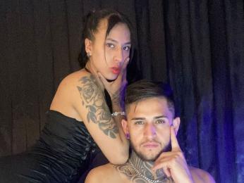 EvelynAndLiam webcam model stream image