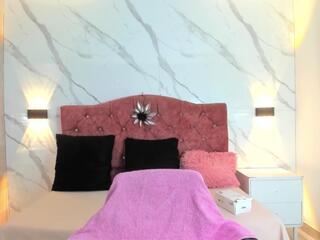 Evelyne Goddess webcam model stream image