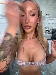 Allana29 webcam stripchat model stream image