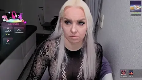 MIA-XXX webcam stripchat model stream image