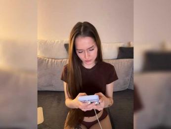 whiteTEA webcam bongacams model stream image