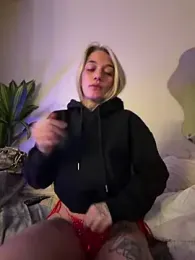 chloetease webcam stripchat model stream image