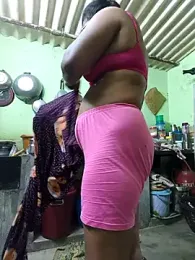 Tamilselviroja- webcam model stream image