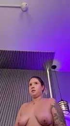 MiaPetit_ webcam model stream image