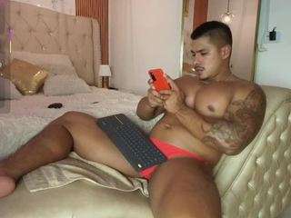 axel-daviss-1 webcam model stream image