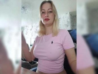 fruittella webcam bongacams model stream image