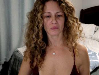 KatieCoxxWell webcam model stream image