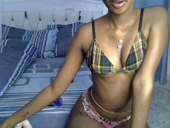 PetiteNoir webcam bongacams model stream image