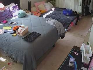 voyeurcam-house-charleys-room webcam model stream image