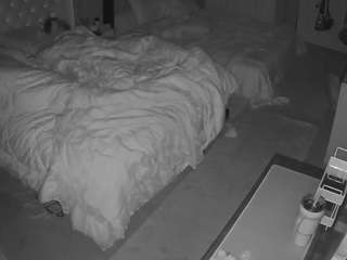 voyeurcam-house-charleys-room webcam model stream image