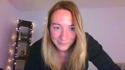 Nena_Misteriosa webcam model stream image