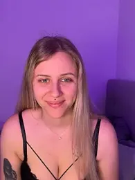 lunawolf21 webcam model stream image