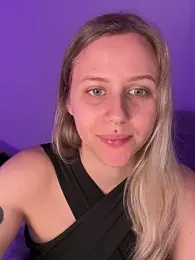 lunawolf21 webcam model stream image