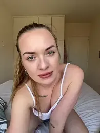 ElenaRebelle webcam model stream image