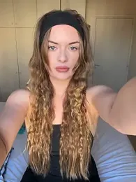 ElenaRebelle webcam model stream image