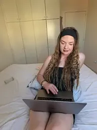 ElenaRebelle webcam model stream image