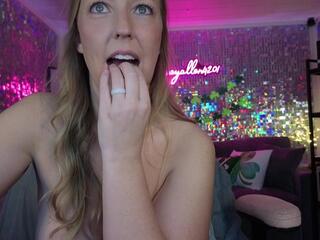 Lucyy Allen webcam model stream image