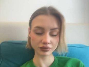 RealLinaaa webcam model stream image