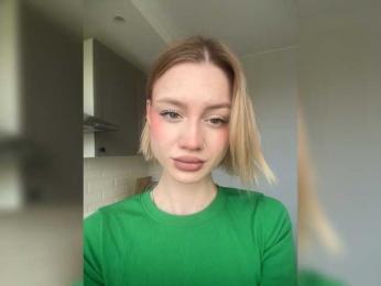 RealLinaaa webcam model stream image