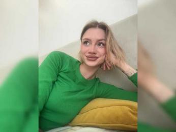 RealLinaaa webcam model stream image