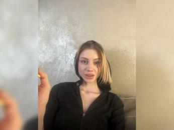RealLinaaa webcam model stream image