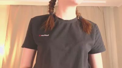 MoriahDroz webcam model stream image