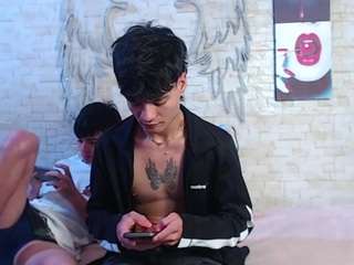 axelmilokairodyerear webcam camsoda model stream image