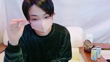 -kou-- webcam stripchat model stream image