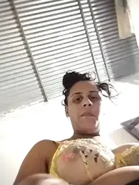 Andreita_95 webcam model stream image