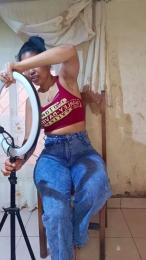 love_sim2 webcam model stream image