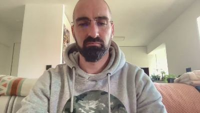 v1c70r1985 webcam model stream image