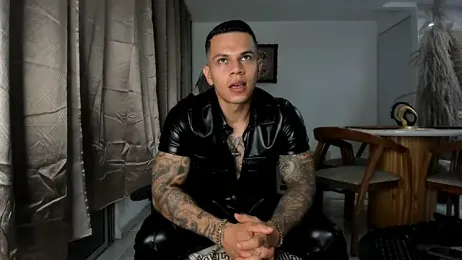 Aron_Dark webcam model stream image