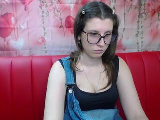 Liliana Shine webcam model stream image