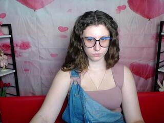 Liliana Shine webcam model stream image