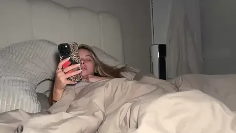 KayleeBella webcam model stream image