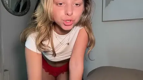 KayleeBella webcam model stream image