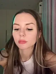 Alina_Vibe_Me webcam stripchat model stream image