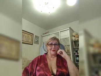 KarinkaSweet webcam bongacams model stream image