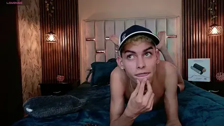 sky_jules webcam model stream image