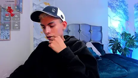 sky_jules webcam model stream image