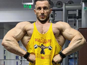 PumpIron webcam model stream image