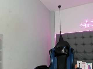 scarletcherry18 webcam model stream image