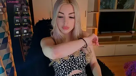 MilanaOmg webcam stripchat model stream image