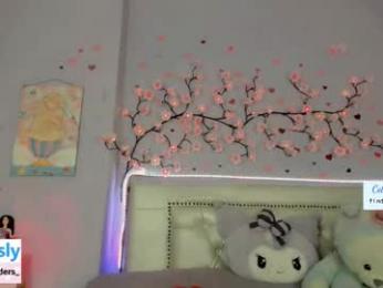 cobie_smoulders_ webcam model stream image