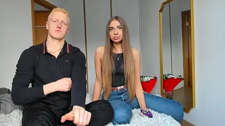 StepSisandStepBro webcam model stream image