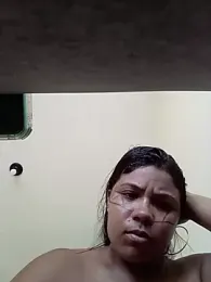 IndiaPozuda_ webcam model stream image