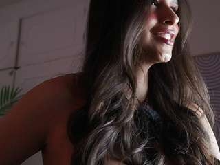 alana-haze webcam model stream image