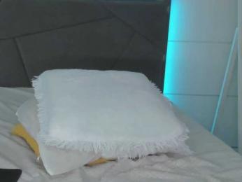 HollyTaillor webcam model stream image