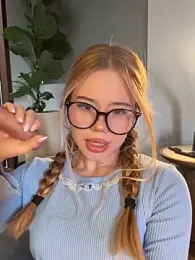 curchez_ webcam model stream image